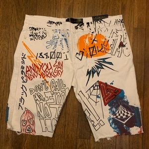 Black Pyramid graffiti shorts